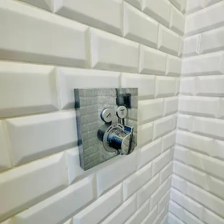 « lescostreet » Les Halles : Vue Tour Eiffel *